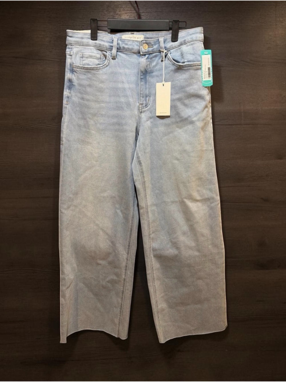 NWT Light Wash Wide-Leg Women's Jeans — Flare Silhouette